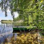 Ferienhaus Mit Eigenem Boot & 2 Fahrraedern 100 M Zum See An Den Sieben Seen بيت للعطل Lohmen (Mecklenburg-Vorpommern)