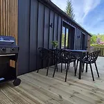 Ferienhaus Mit Eigenem Boot & 2 Fahrraedern 100 M Zum See An Den Sieben Seen بيت للعطل