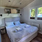 Ferienhaus Mit Eigenem Boot & 2 Fahrraedern 100 M Zum See An Den Sieben Seen بيت للعطل *