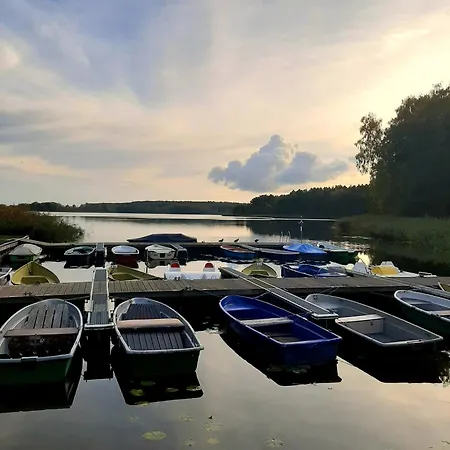 Casa de Férias Mit Eigenem Boot & 2 Fahrraedern Ca 100 M Zum An Den Sieben Seen