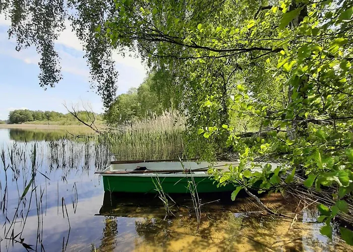 Ferienhaus Mit Eigenem Boot & 2 Fahrraedern 100 M Zum See An Den Sieben Seen Hébergement de vacances Lohmen (Mecklenburg-Vorpommern)