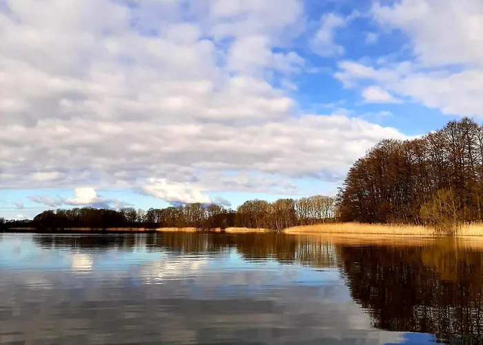 Ferienhaus Mit Eigenem Boot & 2 Fahrraedern 100 M Zum See An Den Sieben Seen Hébergement de vacances Lohmen (Mecklenburg-Vorpommern)
