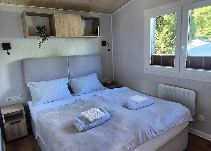 Ferienhaus Mit Eigenem Boot & 2 Fahrraedern 100 M Zum See An Den Sieben Seen Hébergement de vacances *
